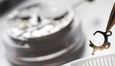 泰格豪雅手表日期调整方法（新手使用指南）